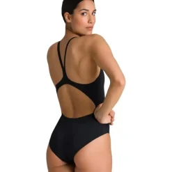 Arena Team Solid Light Drop Back Clearance