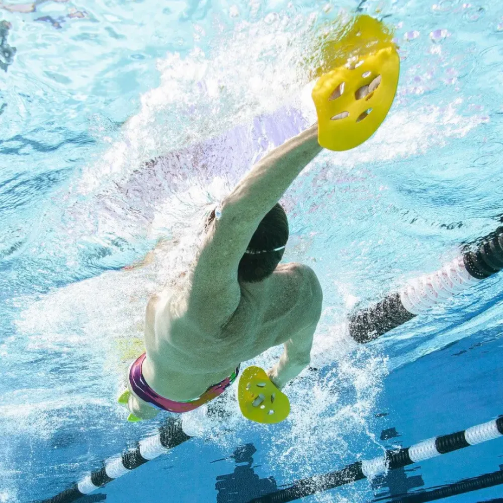 Finis Manta Swim Paddle Hot